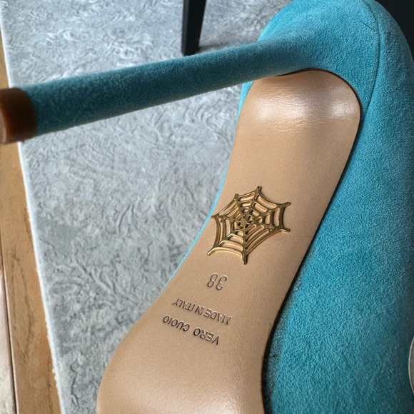 Décolleté Charlotte Olympia Candy Crush Blue and White Stiletto Heels - Picture 11 of 11